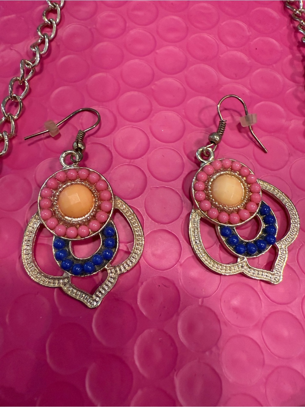 Asian inspired statement necklace & dangle earring set - Picture 2 of 10